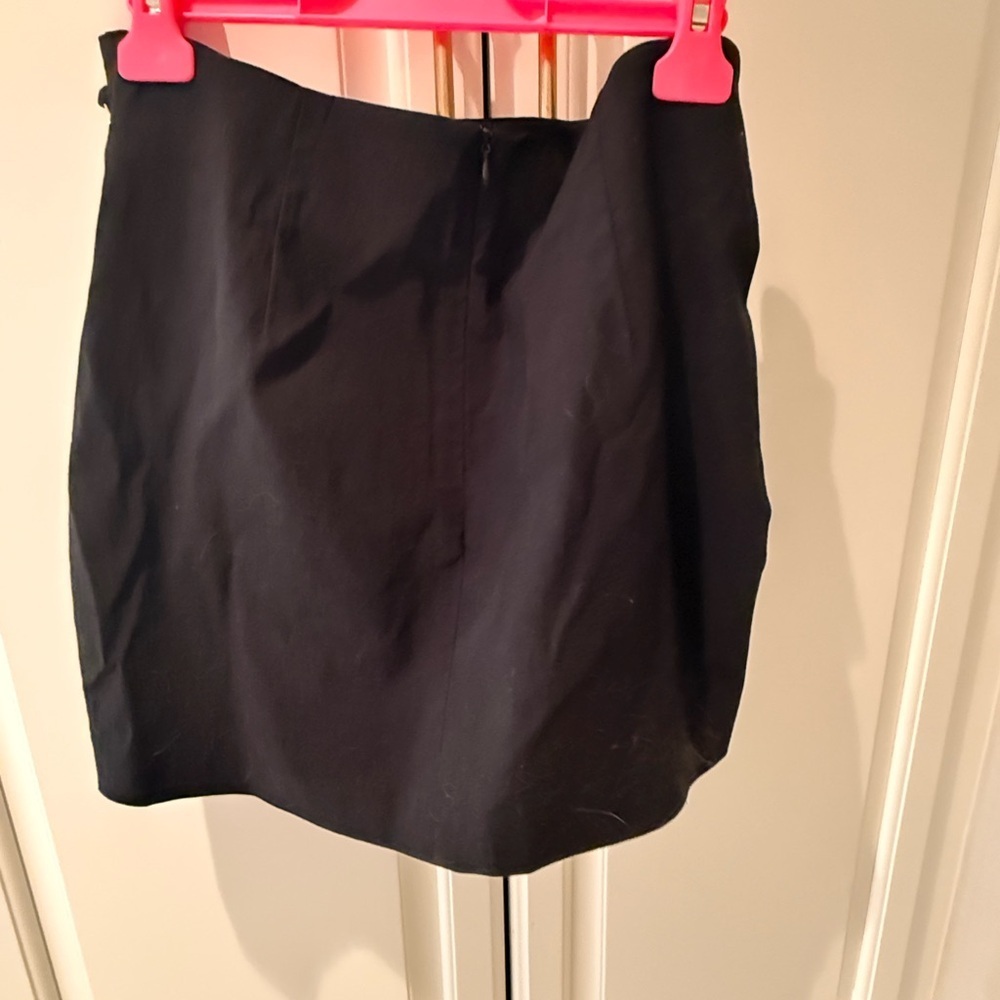 Zara Mini Skirt in Black with Gold Chains - Picture 3 of 4